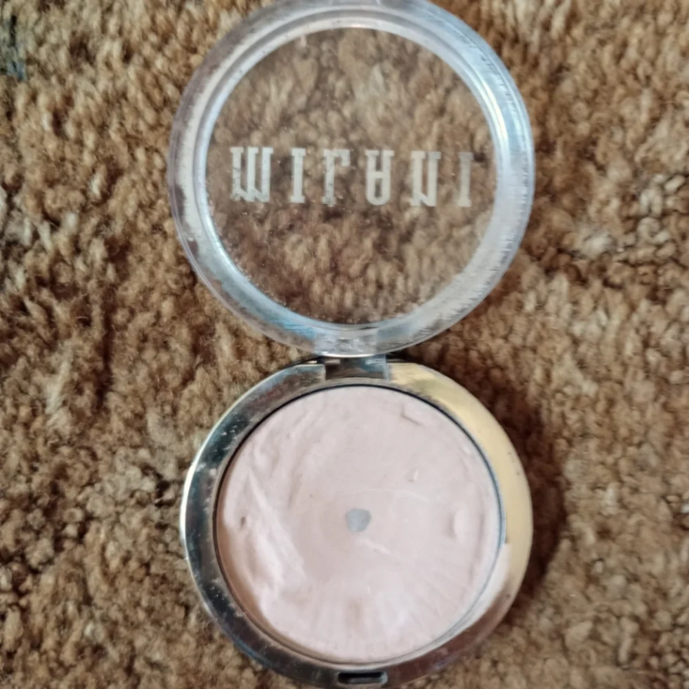 🦋 Milani Silky Matte Bronzing Powder in Sun Light Rare Shade